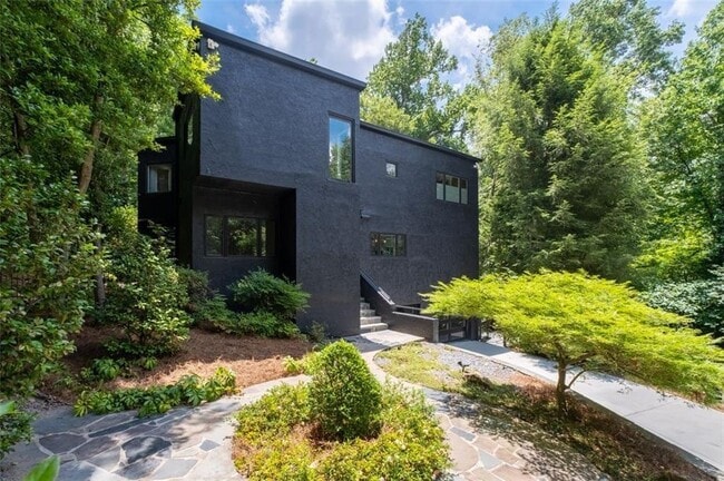 Building Photo - 4 W Wesley Ridge