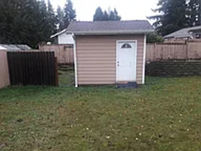 Building Photo - Beautiful 3 bedroom Edmonds Rambler