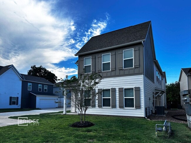 Building Photo - ADDISON PLAN