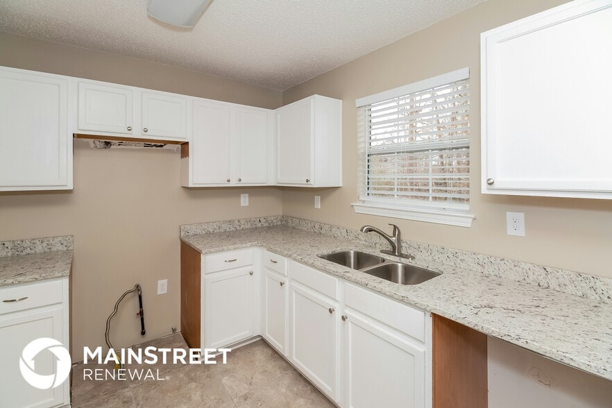 Building Photo - 7330 Teak Ct
