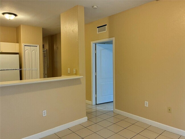 Building Photo - 1536 SE 25th St