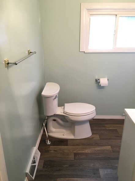 Building Photo - 1120 5th Avenue