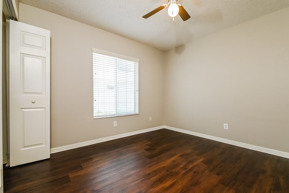 Building Photo - 12845 Longcrest Dr