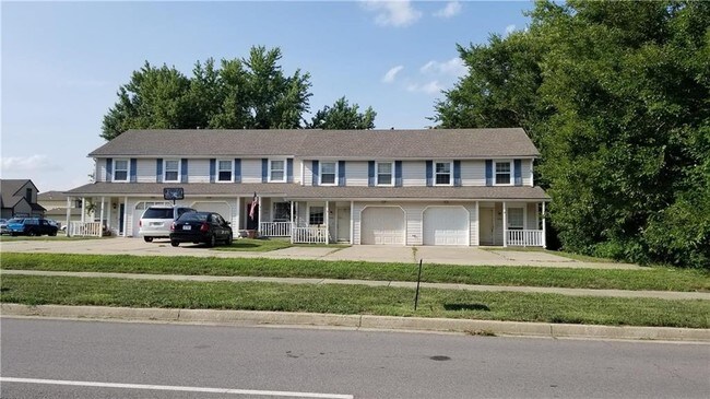 Primary Photo - 400-406 E Walnut St