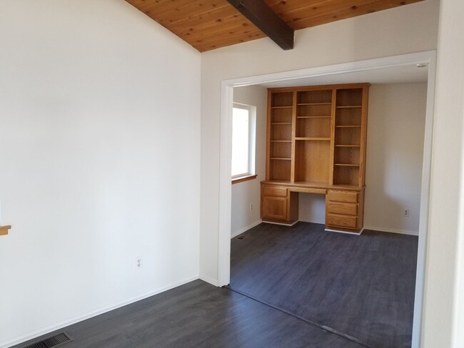 Building Photo - Coming Soon-Spacious & Modern 5-Bedroom Re...