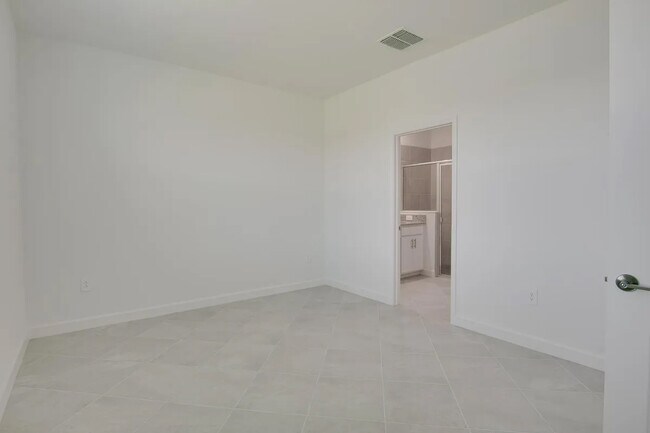 Building Photo - 5512 Sapphire Stone Cv