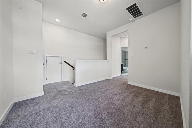 Building Photo - 2500 Forest Creek Dr