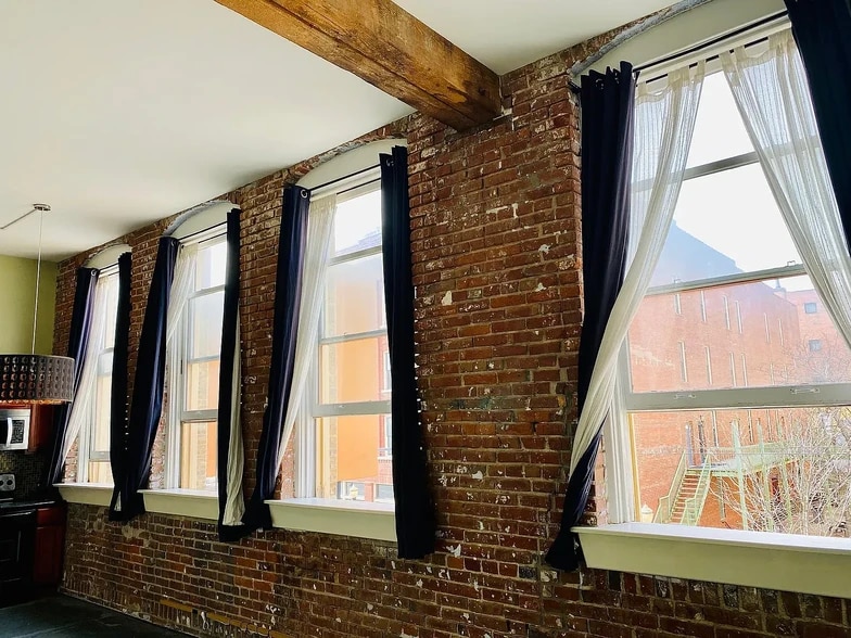 Building Photo - 509 DELAWARE St