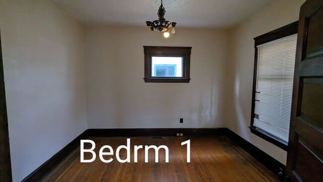 Building Photo - 3-Bedroom Duplex