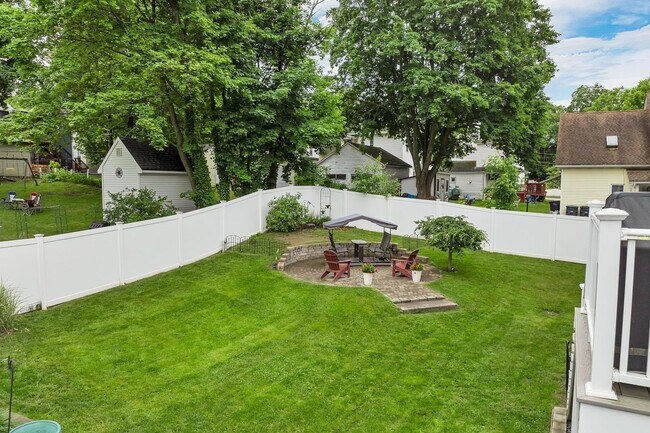 Building Photo - 17 Prospect St