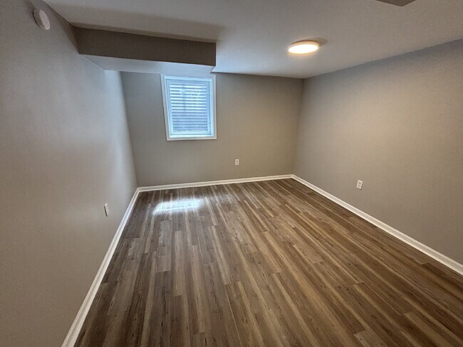 Building Photo - Spacious home in Gary!