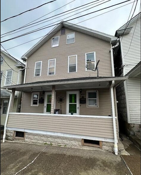 Building Photo - 454 Fern St