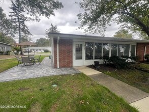 Building Photo - 434A Portsmouth Dr