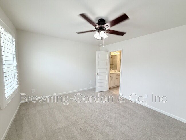 Building Photo - 5088 Dayflower Dr