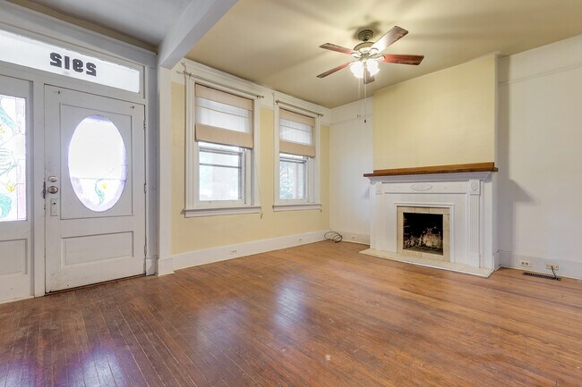 Building Photo - 2912 Ellwood Ave