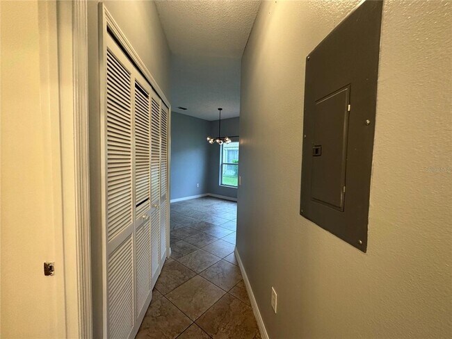 Building Photo - 14572 Laguna Beach Cir