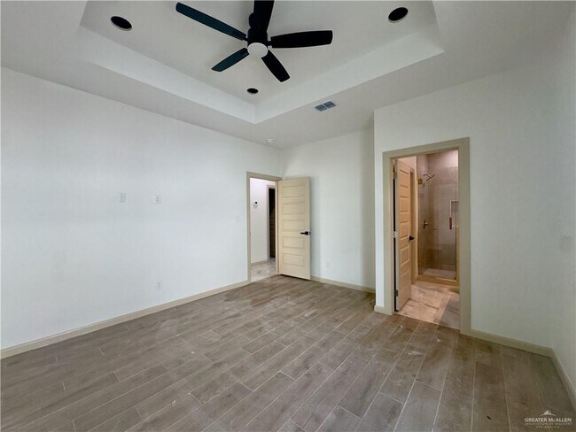 Building Photo - 1304 Rosewood Ln