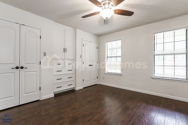 Building Photo - Updated 3BR Sherwood Home with Huge Fenced Yard