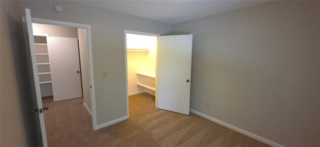 Building Photo - 3239 Sharpton Dr