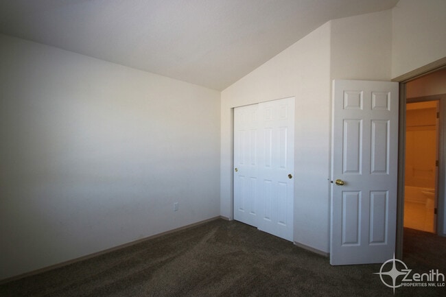 Building Photo - 17019 SE 3rd St