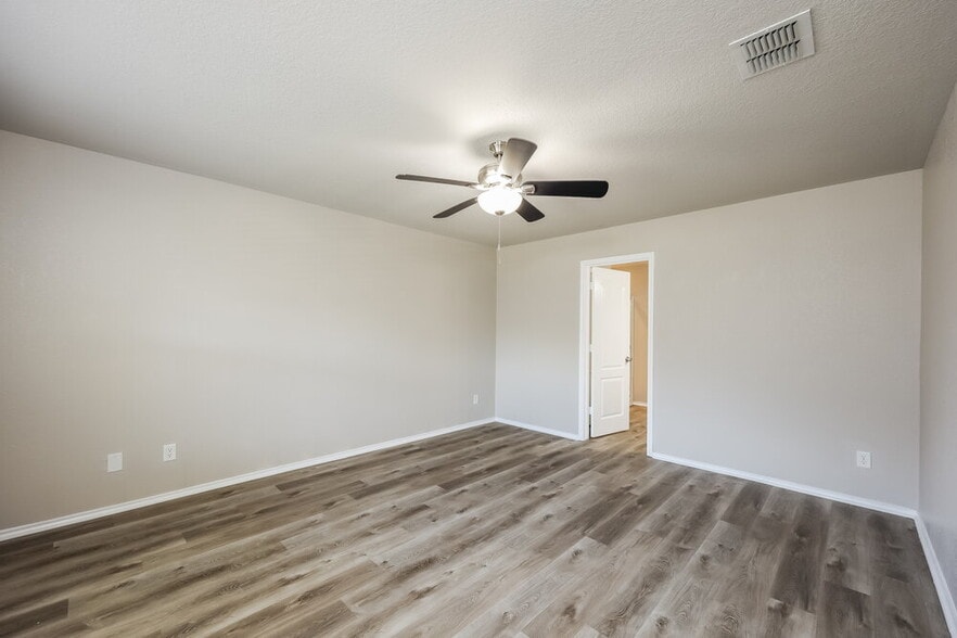 Building Photo - 13510 Sundance Scape