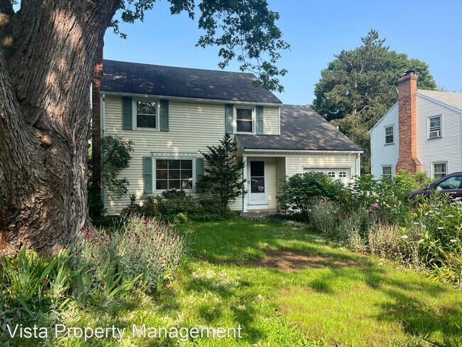 Primary Photo - 4 br, 2 bath House - 54 Fisher Rd