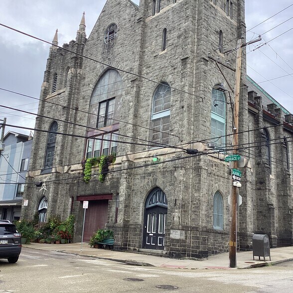 Building Photo - 151 W Salaignac St