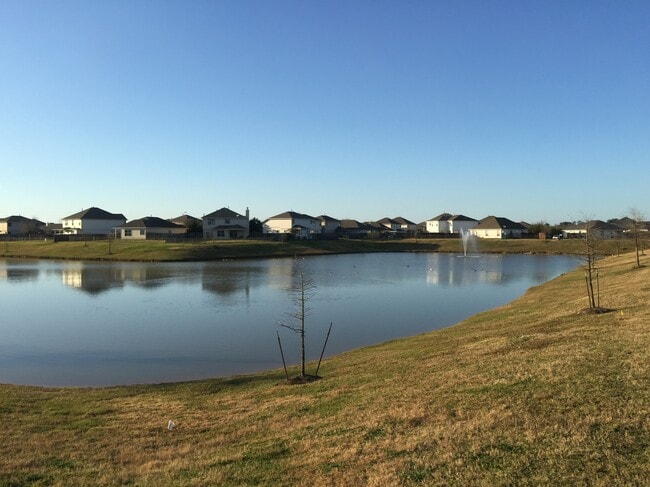 Building Photo - 3910 Falvel Cove Dr