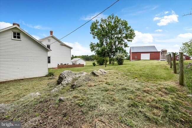 Building Photo - 5452 Middle Rd