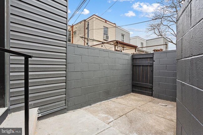 Building Photo - 2341 Belgrade St