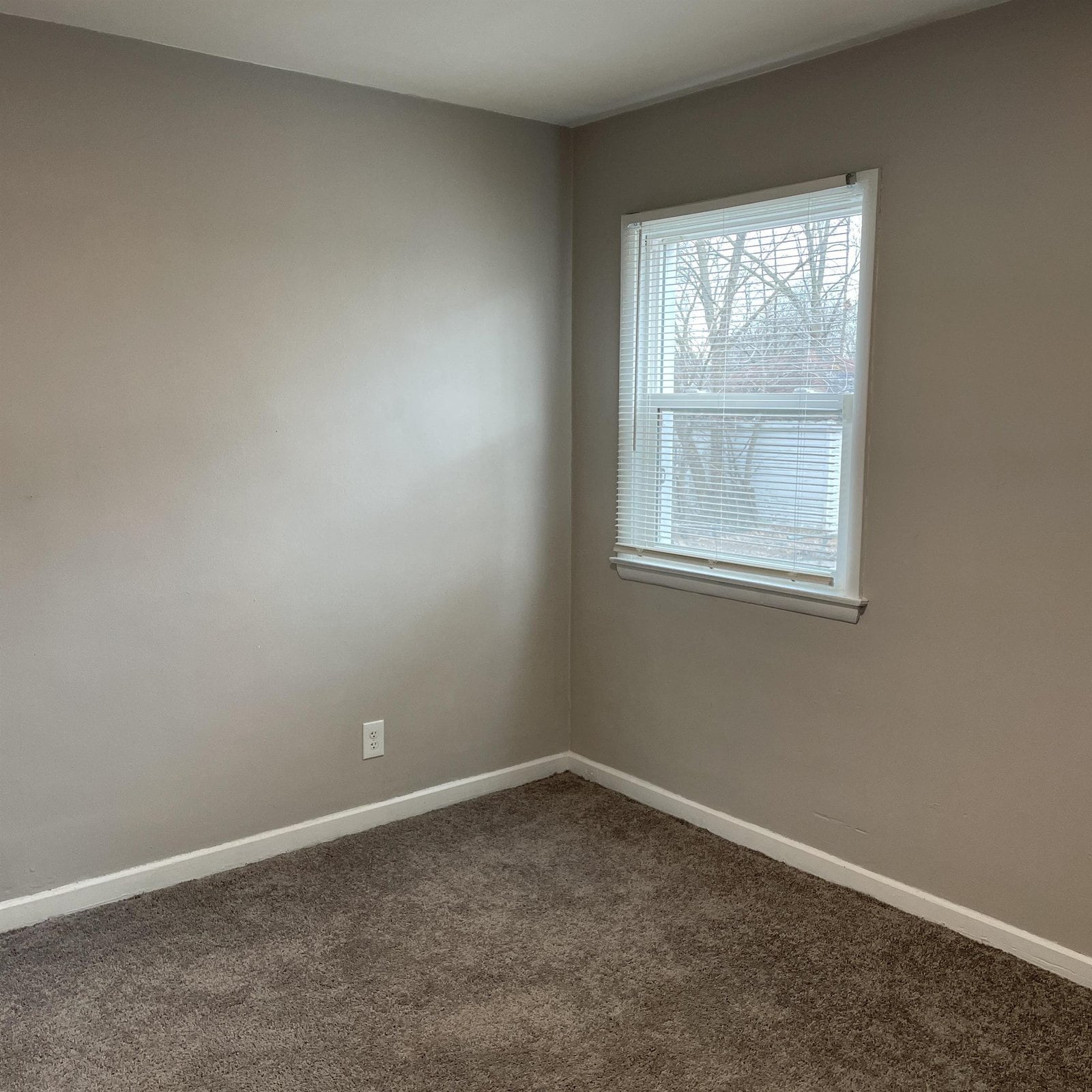 Building Photo - 4031 W Fairmount Ave