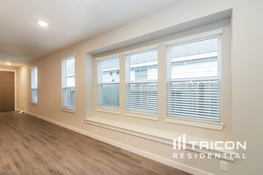 Building Photo - 23627 Gibson Frst Dr