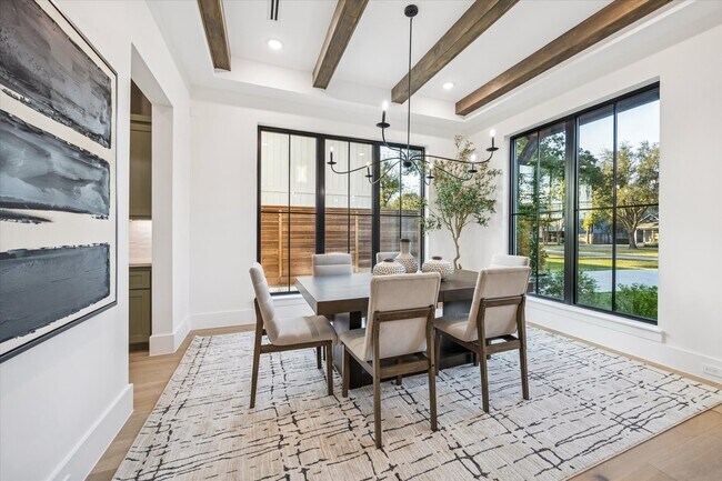 Building Photo - 431 W 30th St