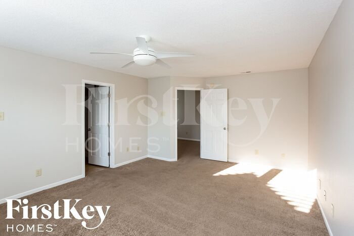 Building Photo - 10377 Waverly Dr