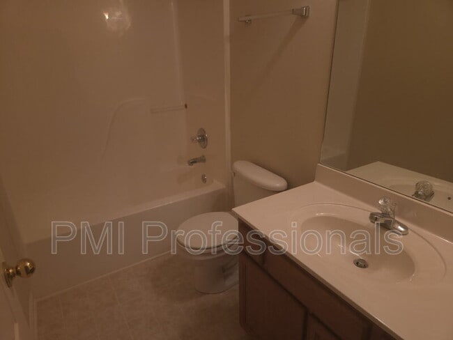 Building Photo - 2305 Keegan Dr