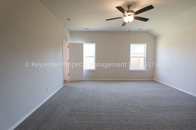 Building Photo - Stunning New Construction Home 4 Bed 2 Bath Broken Arrow