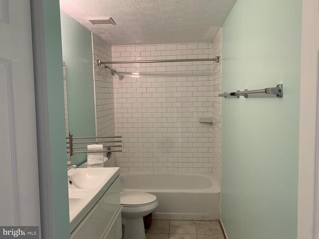 Building Photo - 1126 Pewter Ct