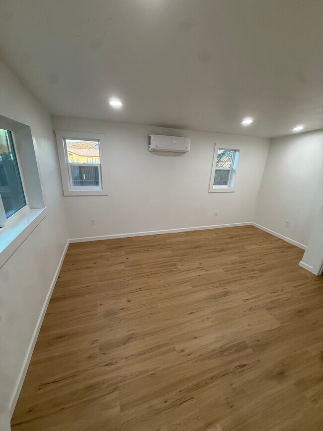 Building Photo - 46633 N 41st Ave