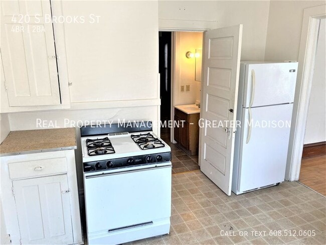 Building Photo - 420 S Brooks St
