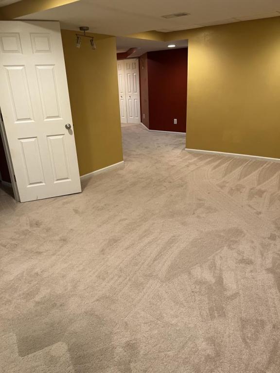 Building Photo - 5825 Crescent Ridge Dr