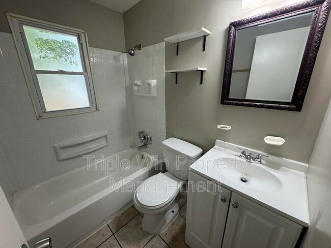 Building Photo - 9733 Dennis Dr