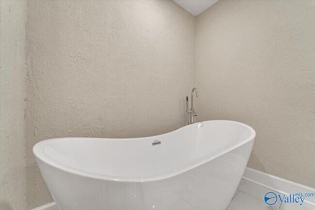 Building Photo - 117 Mandy Dr