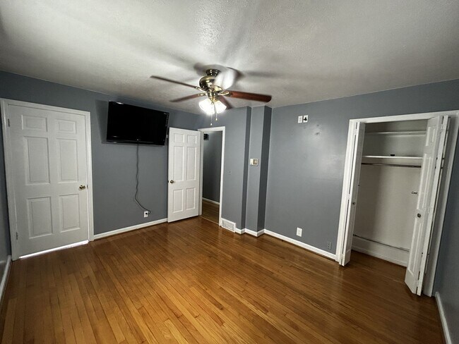Building Photo - 3Br brick house with garage and finished b...