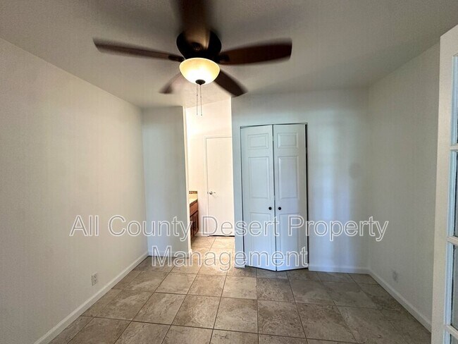 Building Photo - 5300 E Waverly Dr