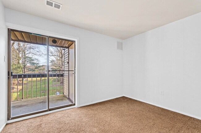 Building Photo - 66 Banner Ct