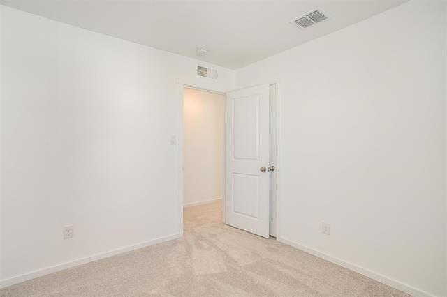 Building Photo - 12144 Thoroughbred Dr