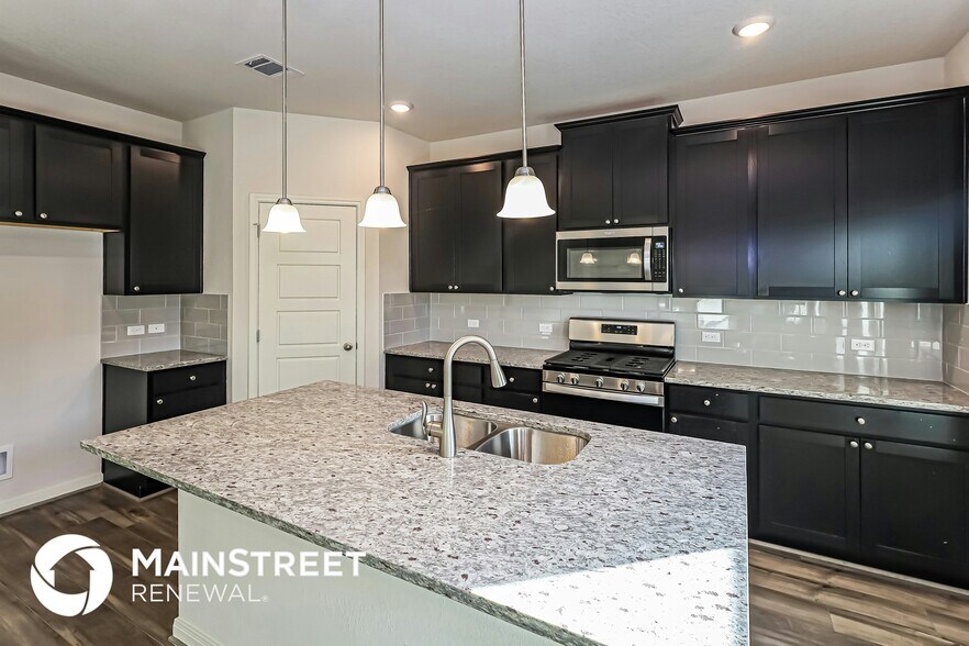 Building Photo - 1402 Arcadian Lily