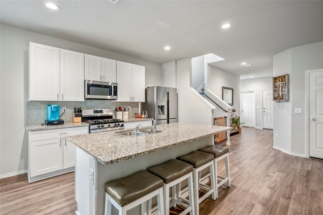Building Photo - 210 Bellewood Mnr Dr