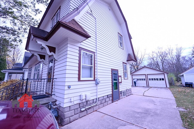 Building Photo - 1232 Eliza St