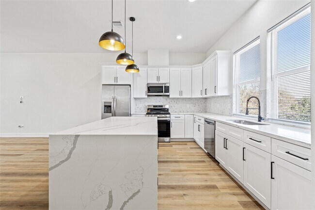 Building Photo - 3601 Rebecca St